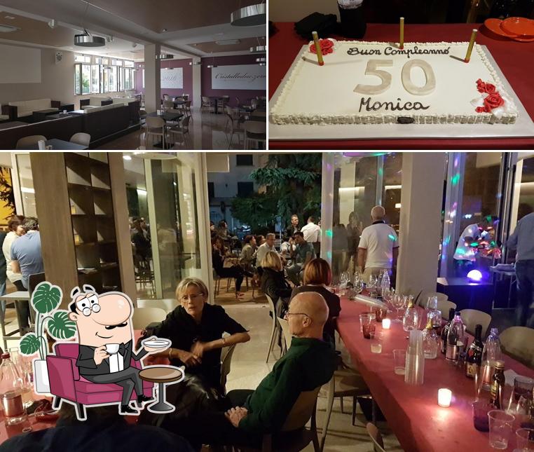 Cristallo Due.Zero si caratterizza per la interni e torta