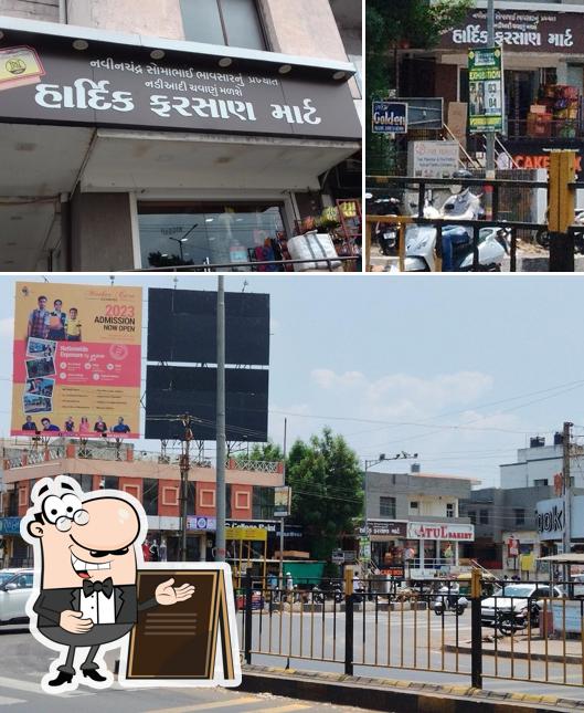 Among different things one can find exterior and interior at Hardik Farsan mart