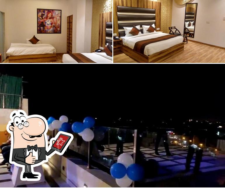 See the photo of Crestline Sallow Club