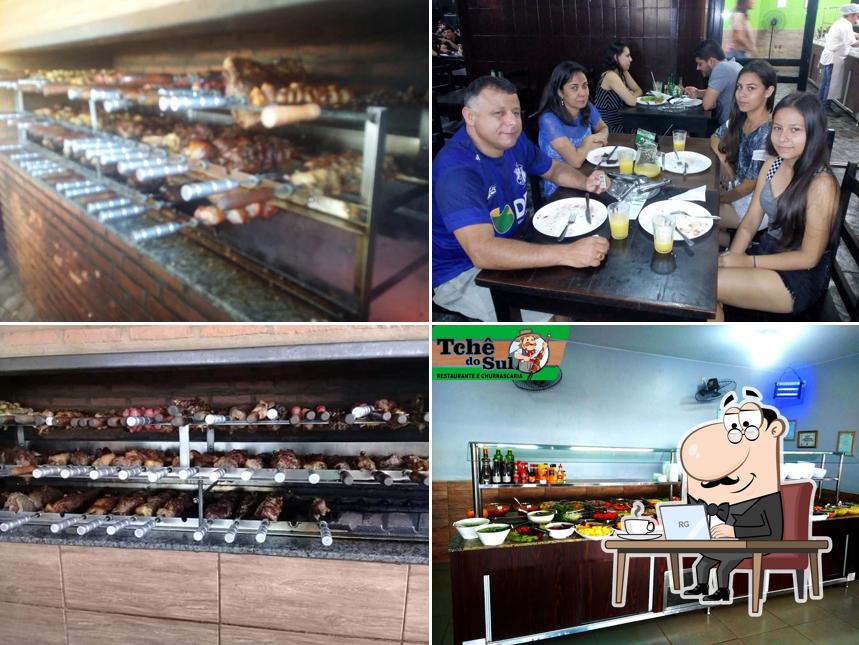 Sente em uma das mesas no Restaurante e Churrascaria Tchê do Sul