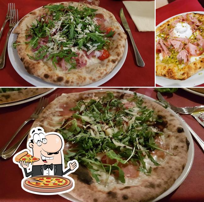 Scegli una pizza a Il Vecchio Cortile