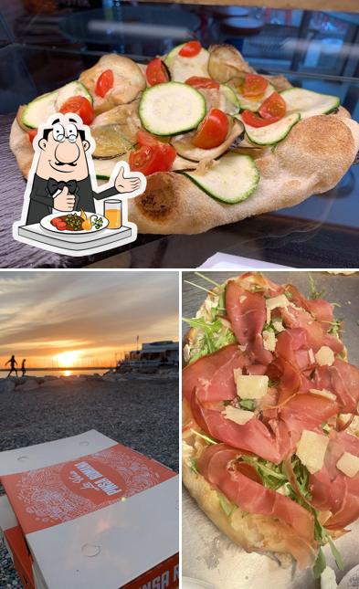 Tra le varie cose da Pizzeria Stadio di Marco Squaglia si possono trovare la cibo e esterno