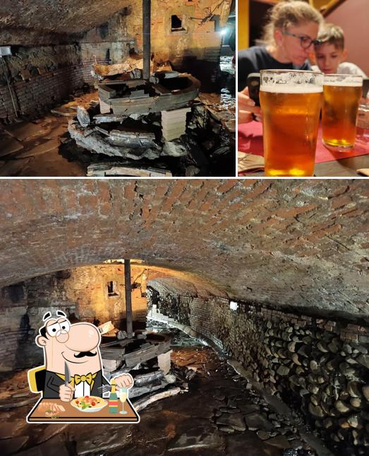 Tra le diverse cose da Il Tannino si possono trovare la cibo e interni