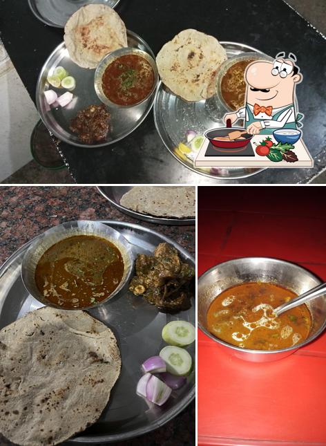 Chicken curry at Hotel Darshan Khanaval एकदा खाश्याल तर परत येशाल