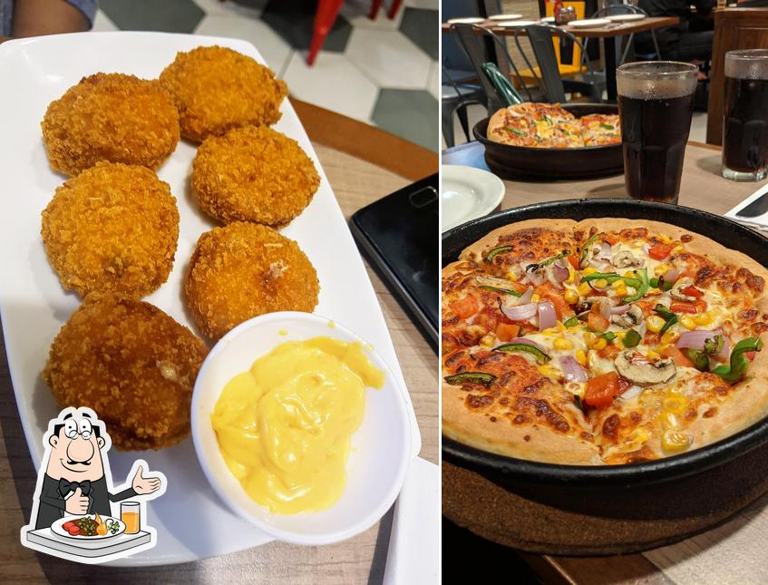 Food at Pizza Hut Vicino Mall Andheri West, Mumbai