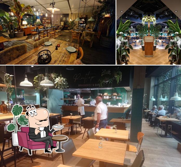 Siediti a un tavolo di Rooftop - Brasserie & Bar (im Globus)