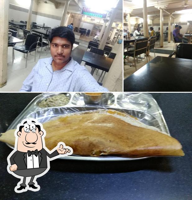 The picture of Sri Balaji Restaurant’s interior and food