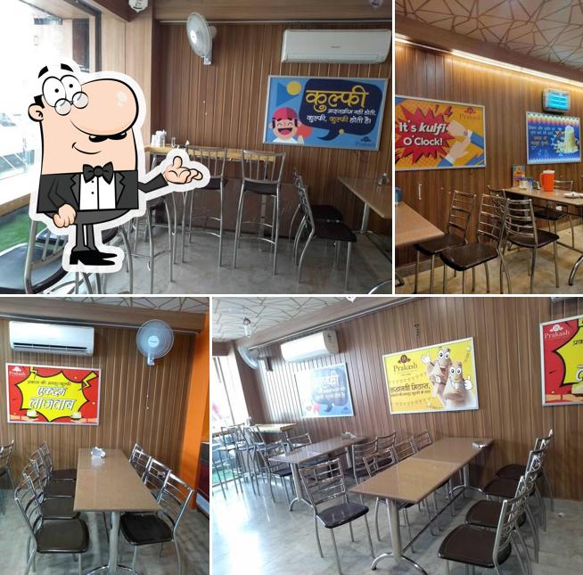 Prakash Ki Mashoor Kulfi - Chowk