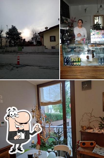 Siediti a un tavolo di MON BAR Edicola