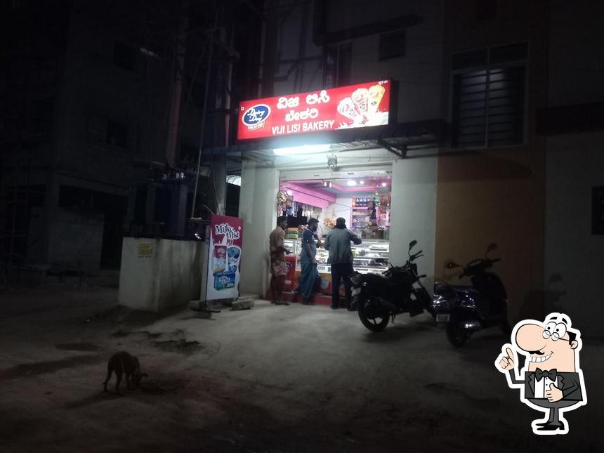 Here's a picture of Viji Lisi Bakery