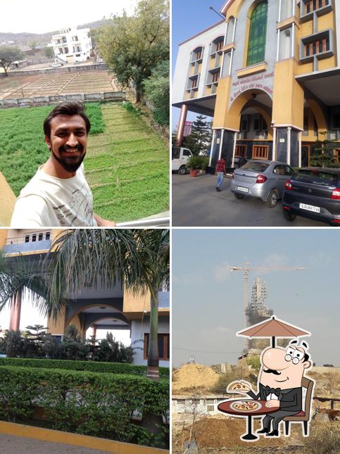 Jay Khodaldham Restaurant (GondalVada)