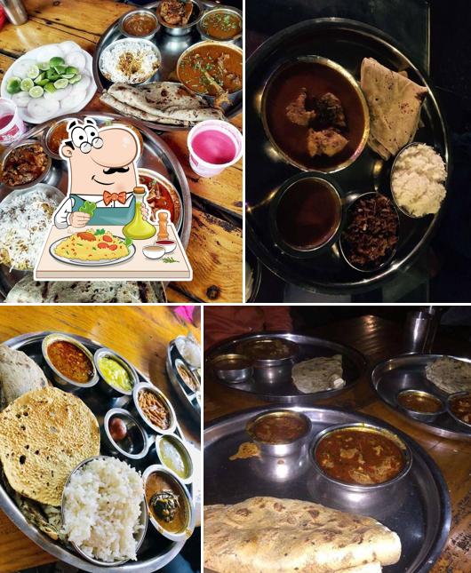 Food at Divtya Budhlya Wada