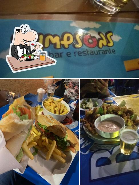 Platos en Simpsons Bar e Restaurante