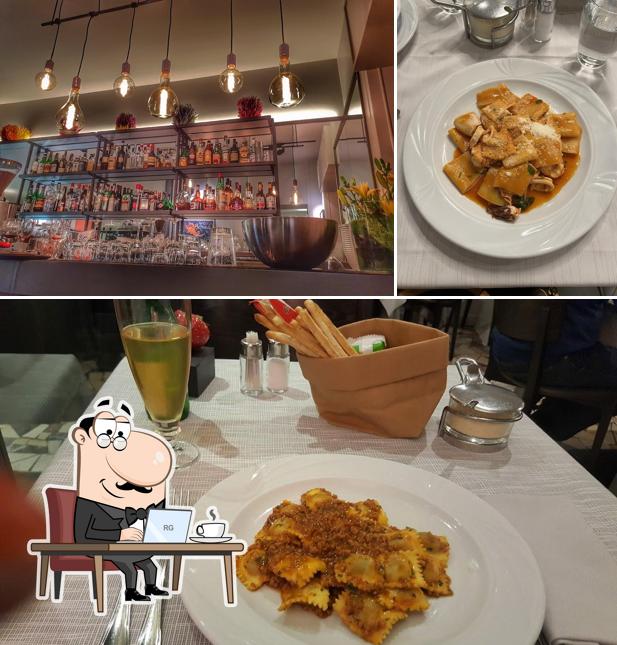 Siediti a un tavolo di Marcello
