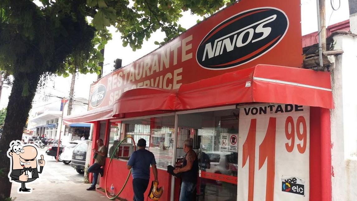 Look at the photo of Ninos