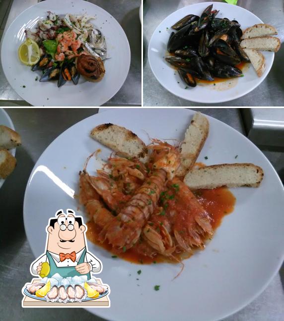 La Vela Ristorante Pizzeria propone un'ampia gamma di piatti di mare