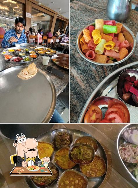 Meals at Jashoda kathiyawadi Thal