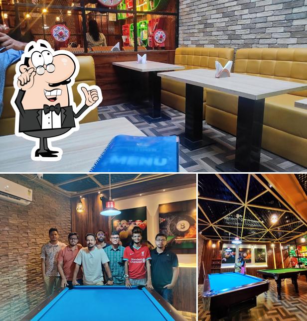 The interior of Old Street Cafe & Restaurant (ওল্ড স্ট্ৰীট ক্যেফে আৰু ৰেস্তোঁৰা)