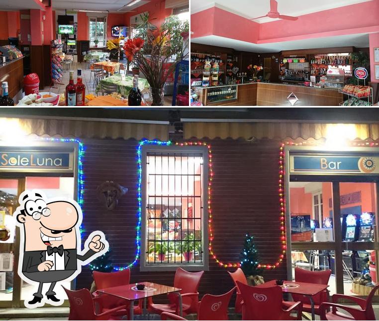 Dai un'occhiata agli interni di Soleluna Bar