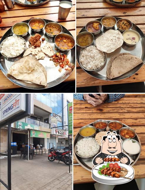 Food at Bapu Kathiyawadi