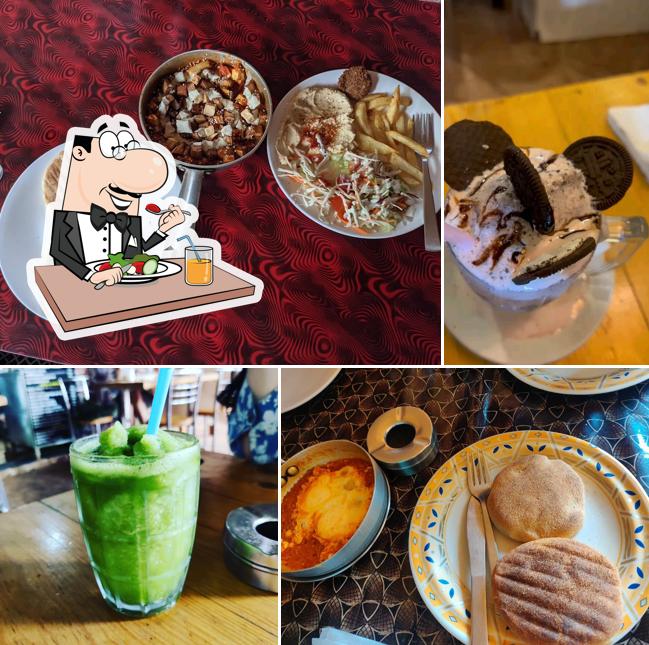 Food at Shimons Falafel