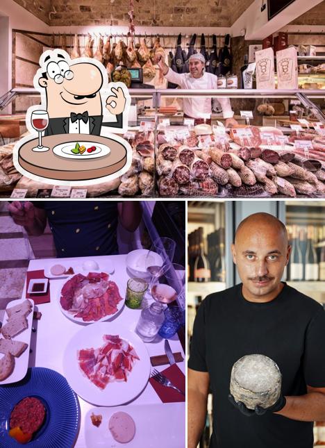 La cibo e interni del ristorante