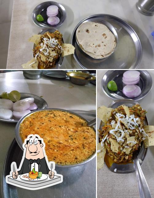 Food at Mahadev Punjabi Dhaba