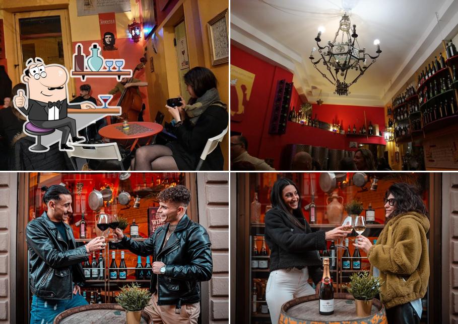 Gli interni di The Wine Nest Enoteca