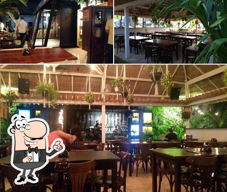 O interior do Jardins Lounge Bar