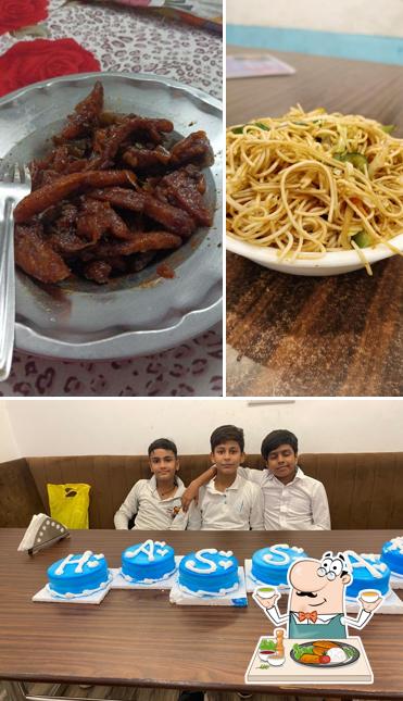 This is the photo showing food and interior at Mariners Cafe