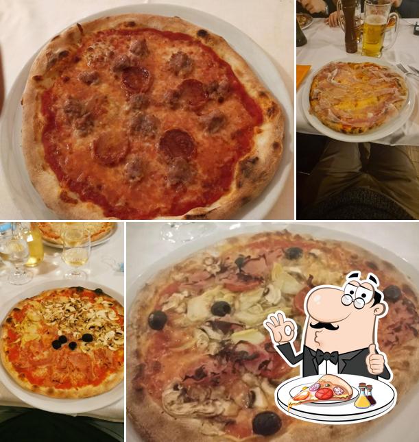 A Pizzeria All'Emanuel Vittorio, puoi prenderti una bella pizza