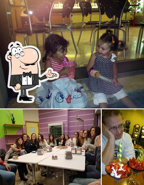 Questa è la immagine che raffigura la interni e cibo di Gelateria Ma Má