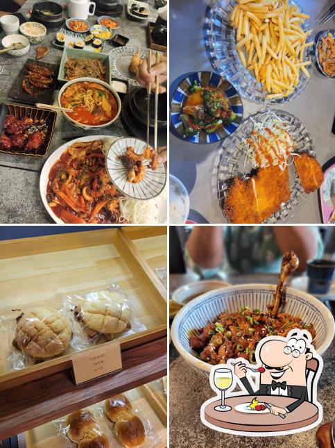 Food at Hana Restaurant & Cafe