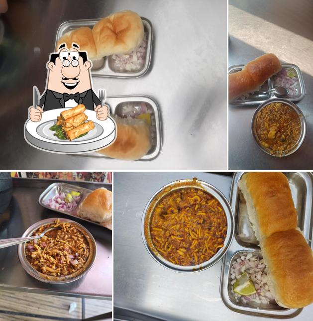 Spring rolls at Kurhade Misal