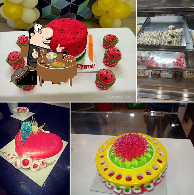 Food at Shri Ramanaas Bakery and sweets & chats