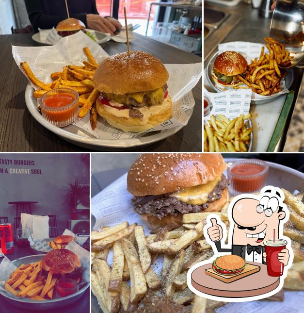 Reburger serve un'ampia quantità di opzioni per gli amanti dell'hamburger