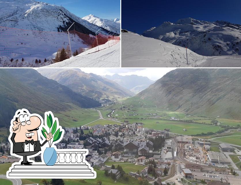 Goditi la vista dagli esterni di Himalaya