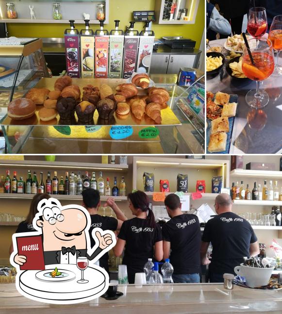 Caffè 1933 si caratterizza per la cibo e interni