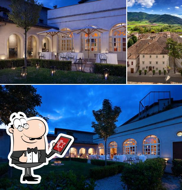 Guarda gli esterni di Palazzo Seneca Relais & Chateaux