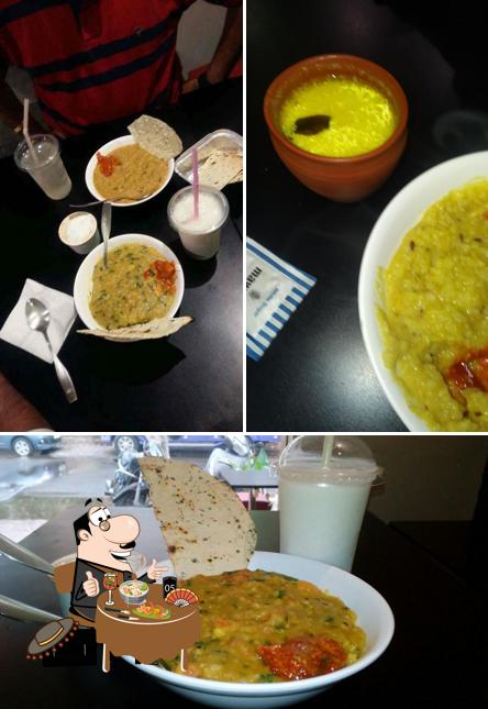 Food at Khichadiwala