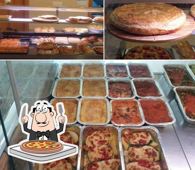 Scegli una pizza a Rosando Gastronomia