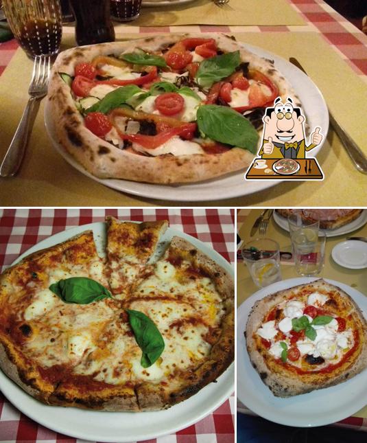 Scegli una pizza a Trattoria del Gallo