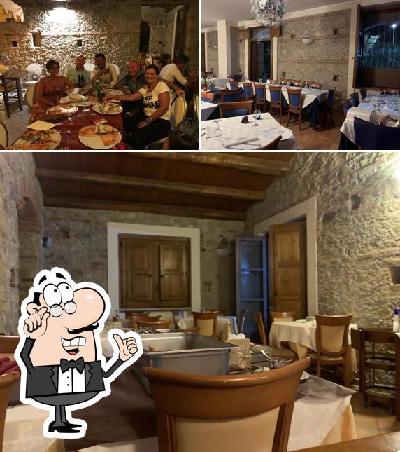 Siediti a un tavolo di Ristorante Pizzeria D'aprile E D'aprile Dgr Snc