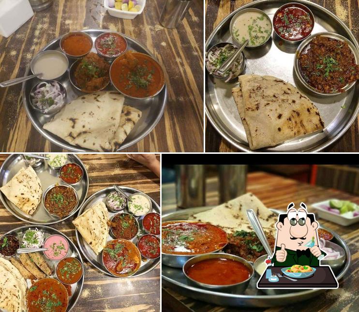 Food at Kolhapuri Katta