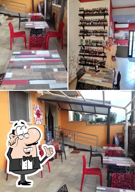 Gli interni di Cafe Sakura
