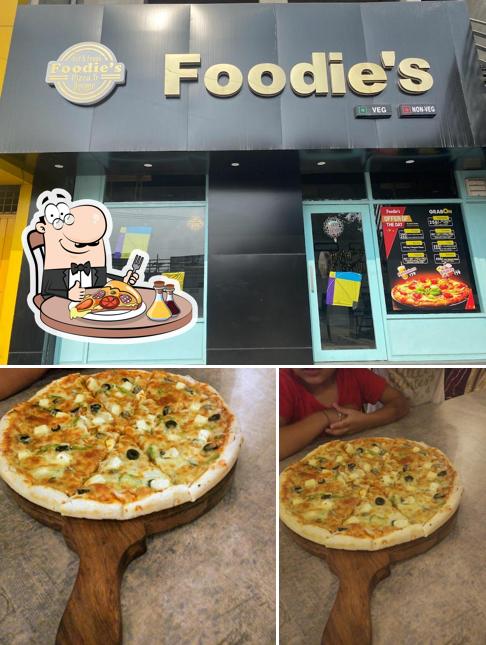 Pick pizza at Foodie's
