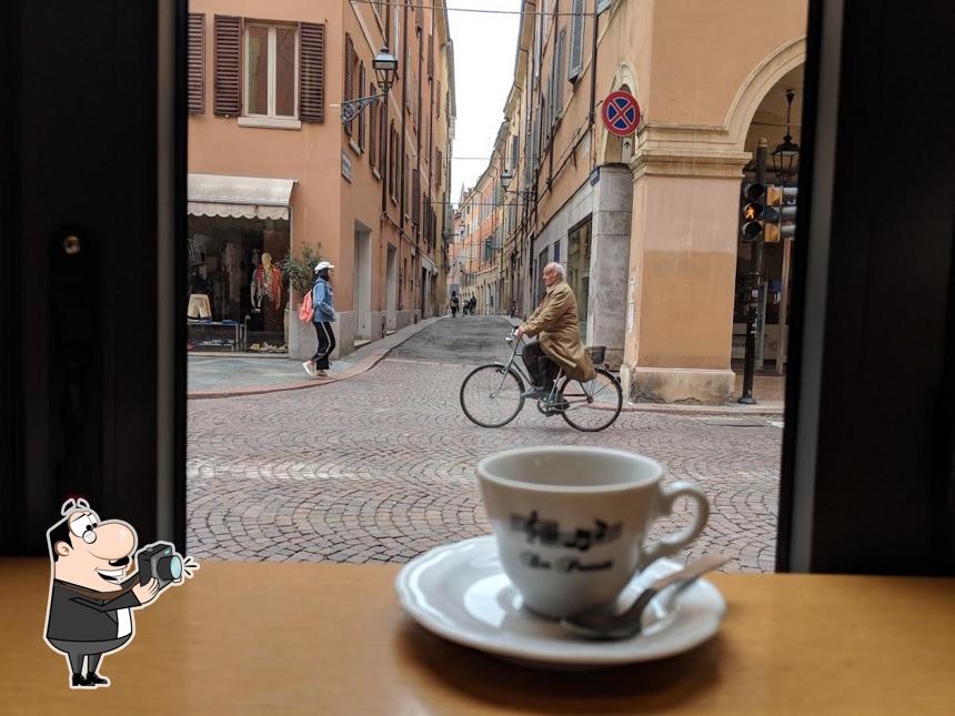 Guarda la immagine di Pavarotti Bar