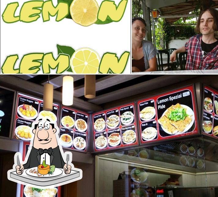 Tra le varie cose da Lemon si possono trovare la cibo e esterno