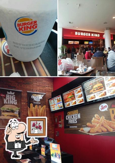 Entre diversos coisas, interior e bebida podem ser encontrados no Burger King
