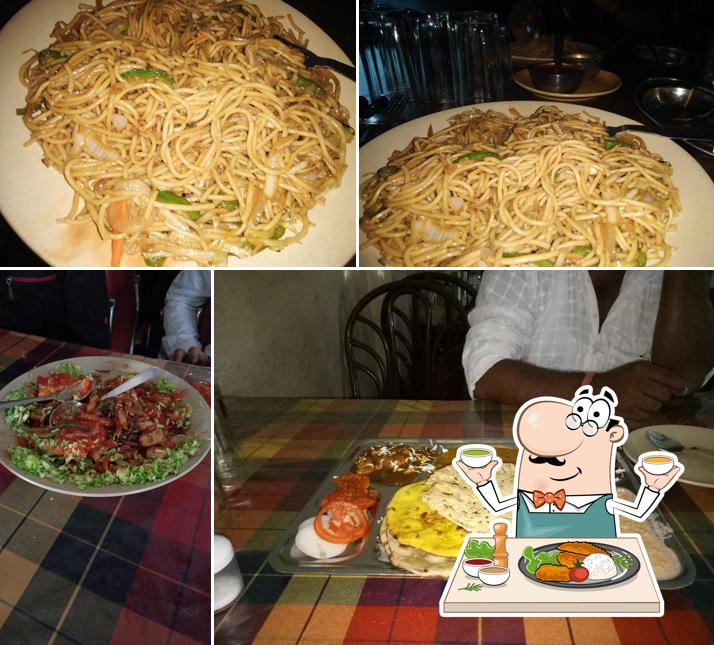 Food at Girhast Plaza